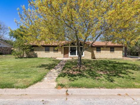 1310 N Lamb Street Bowie TX 76230