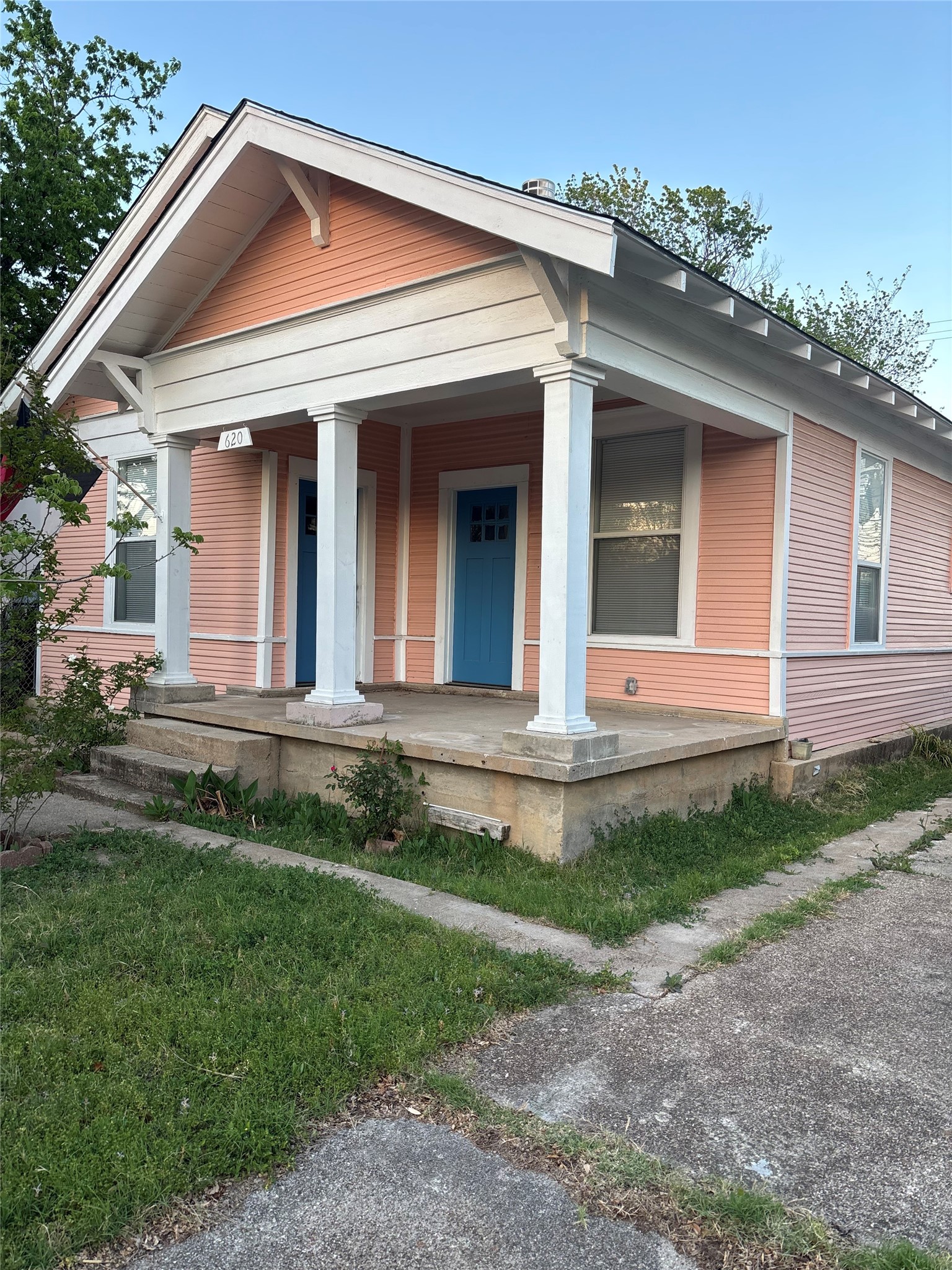 620 S Willomet Avenue Dallas TX 75208