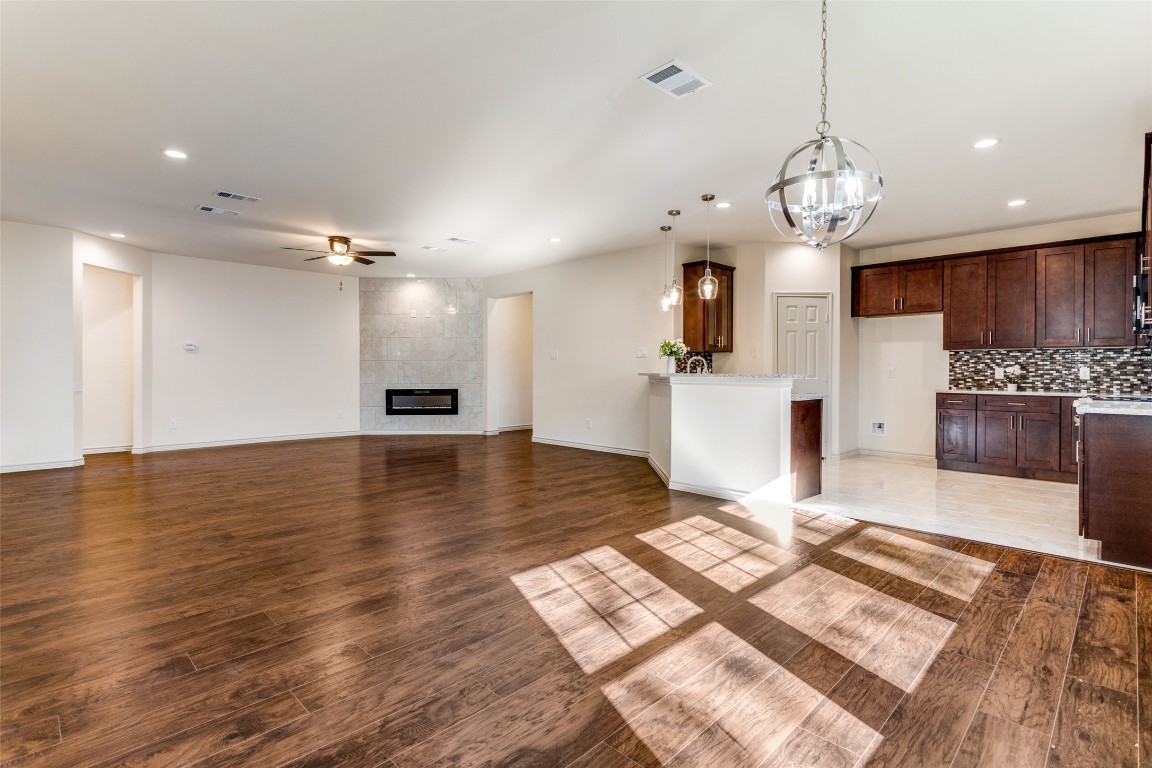 605 N Jefferson Street Lancaster TX 75146