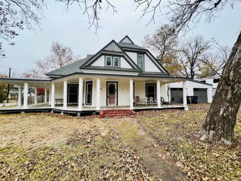 301 E Santa Fe Street Farmersville TX 75442