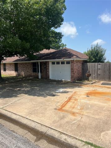 281 N Laramie Circle Pilot Point TX 76258