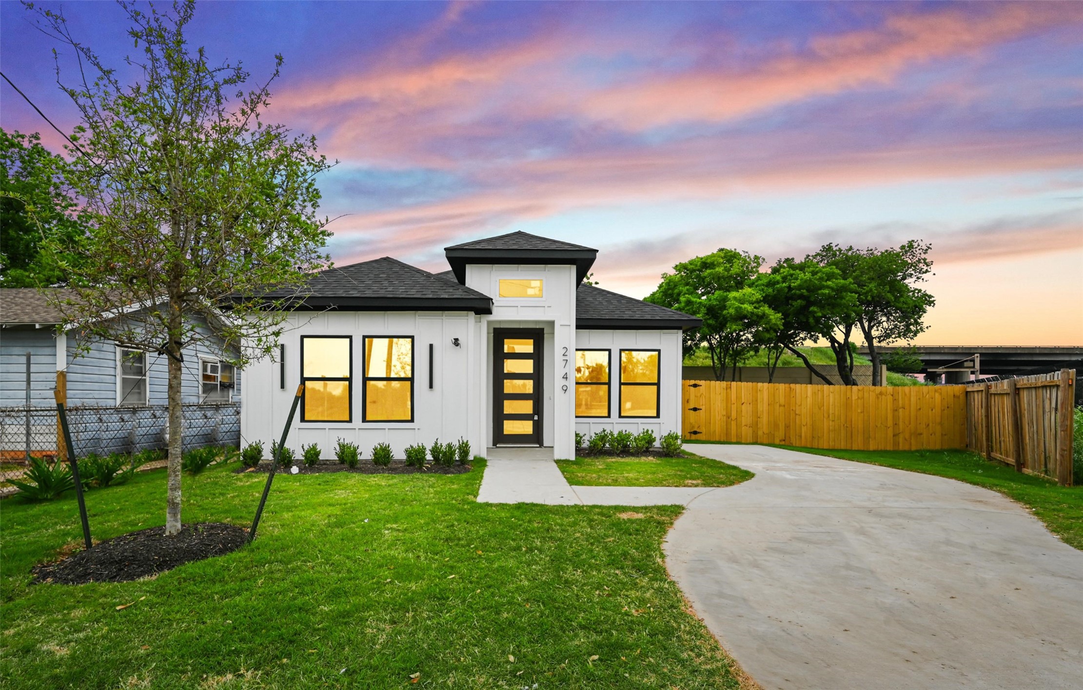 2749 Bethurum Avenue Dallas TX 75215