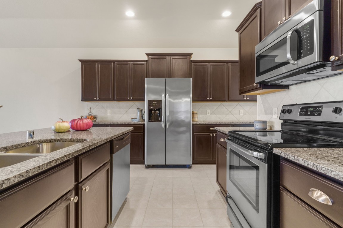 411 Marquette Drive Van Alstyne TX 75495