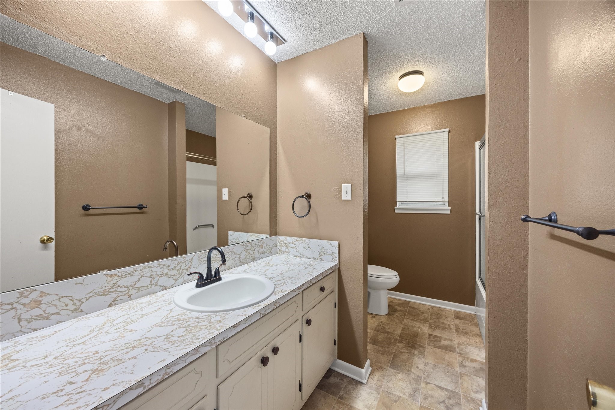514 N Avenue W Clifton TX 76634