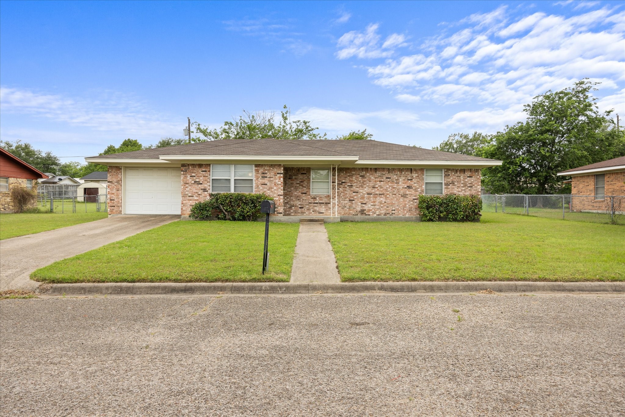 514 N Avenue W Clifton TX 76634