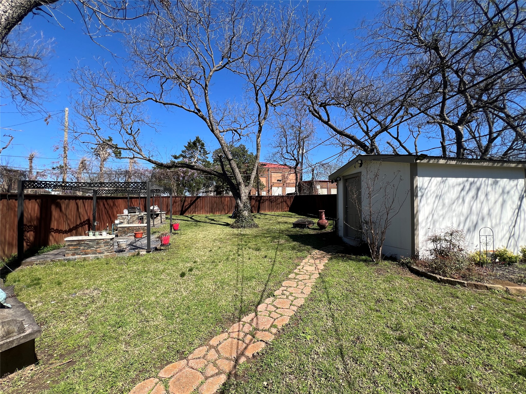533 E Sears Street Denison TX 75021