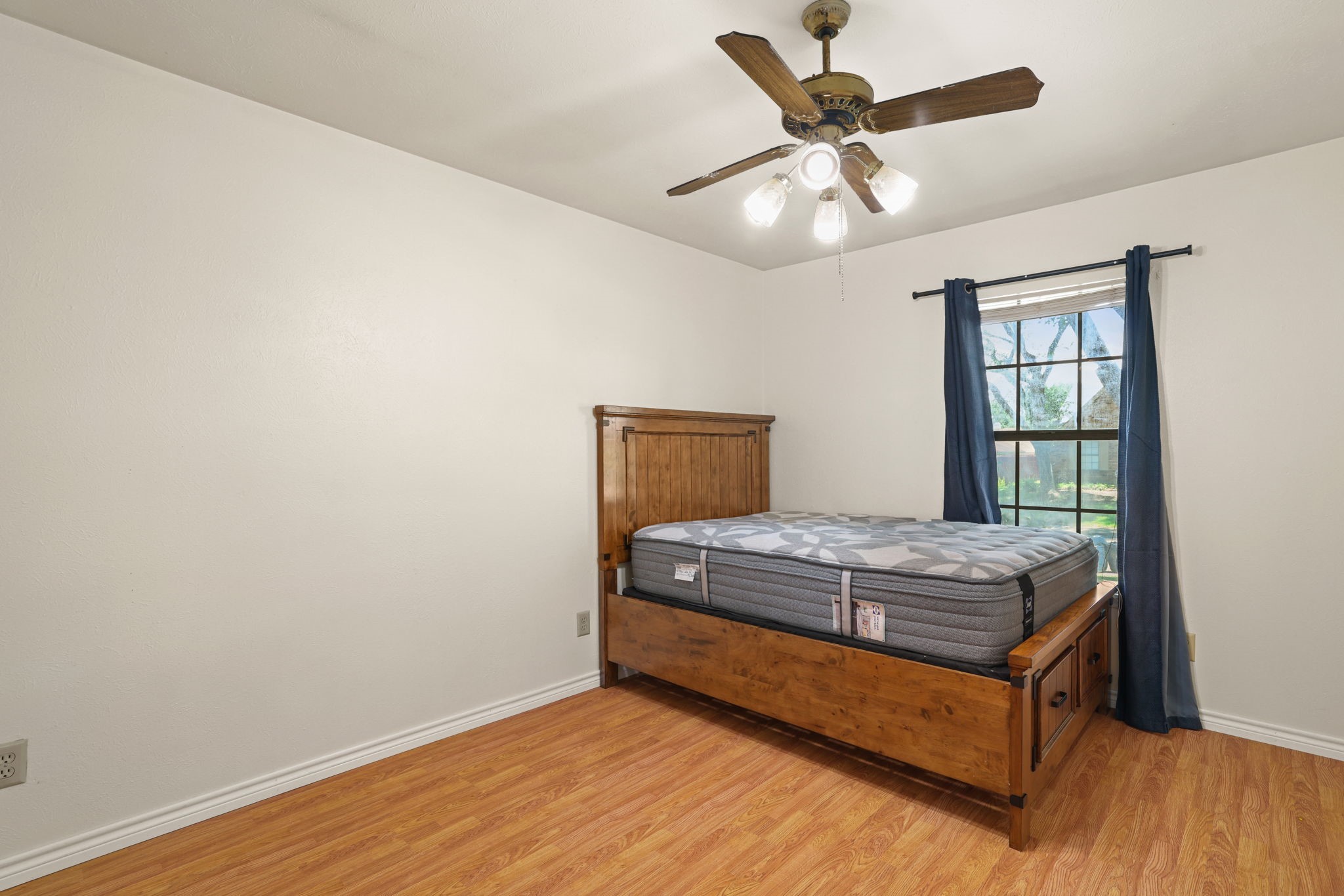 1037 Whitewater Trail Desoto TX 75115