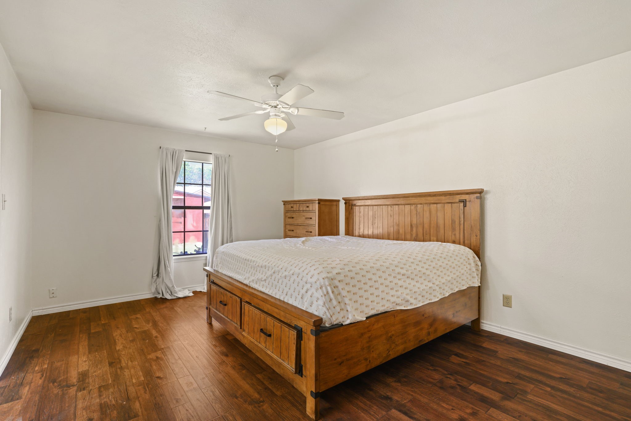 1037 Whitewater Trail Desoto TX 75115