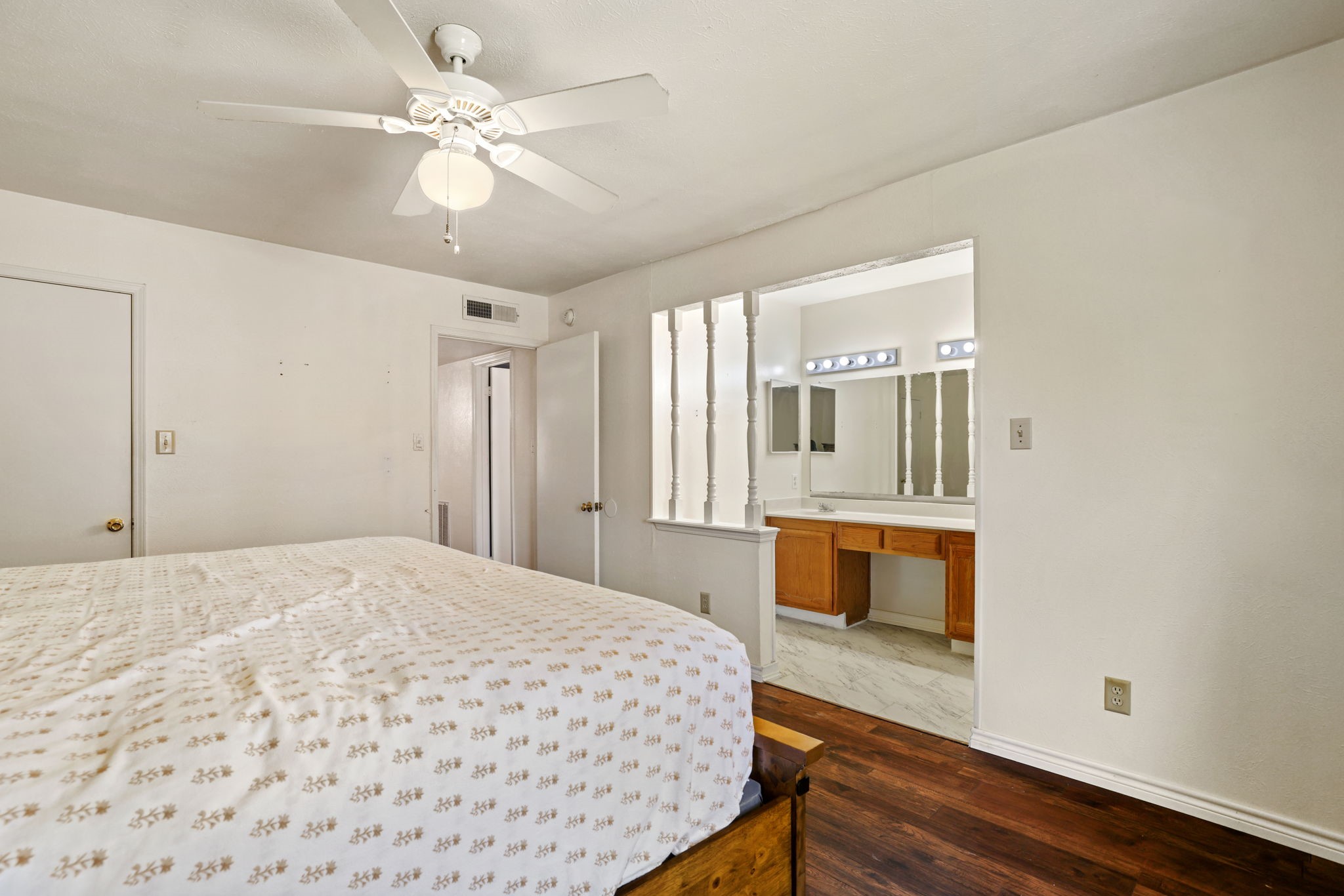 1037 Whitewater Trail Desoto TX 75115