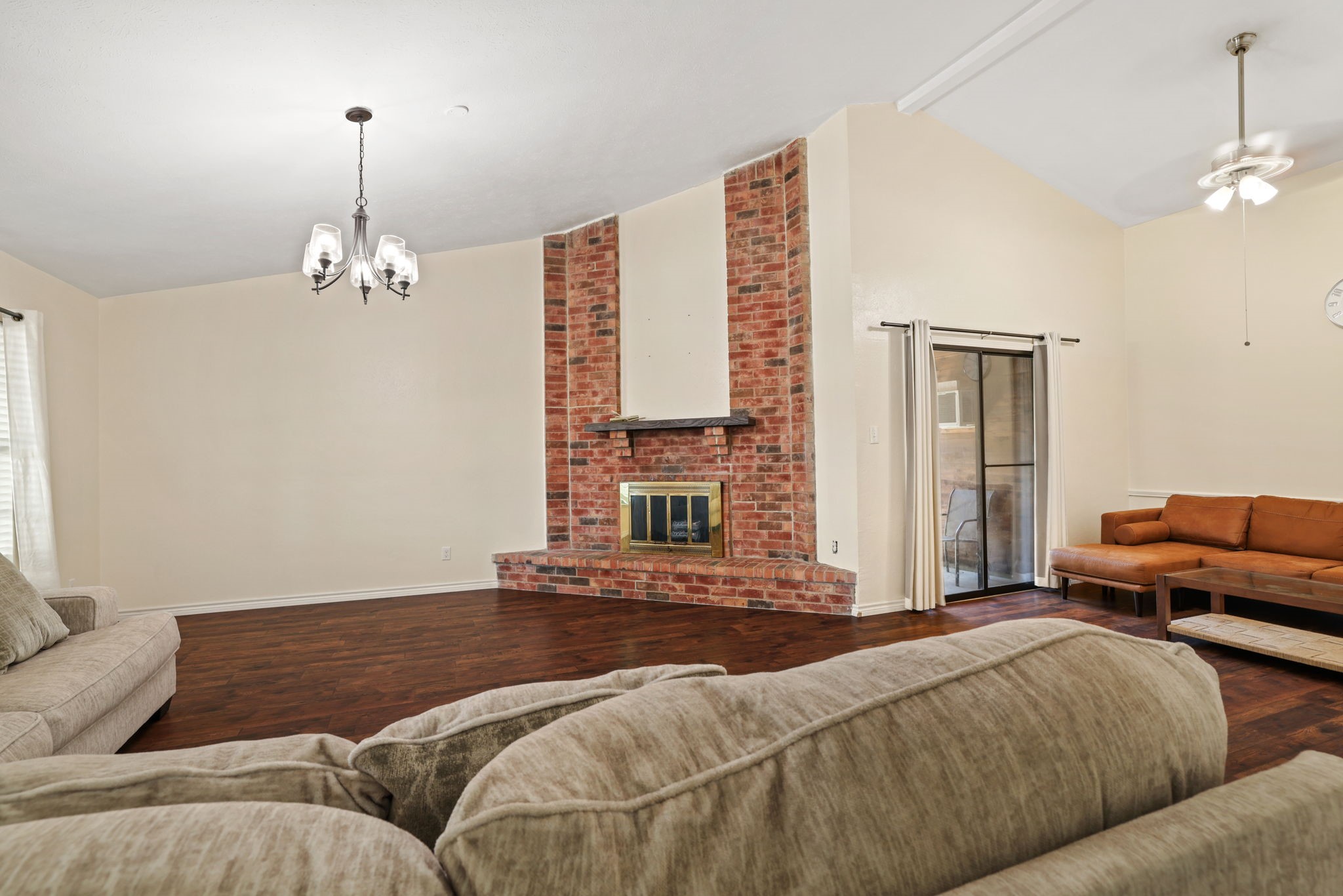 1037 Whitewater Trail Desoto TX 75115