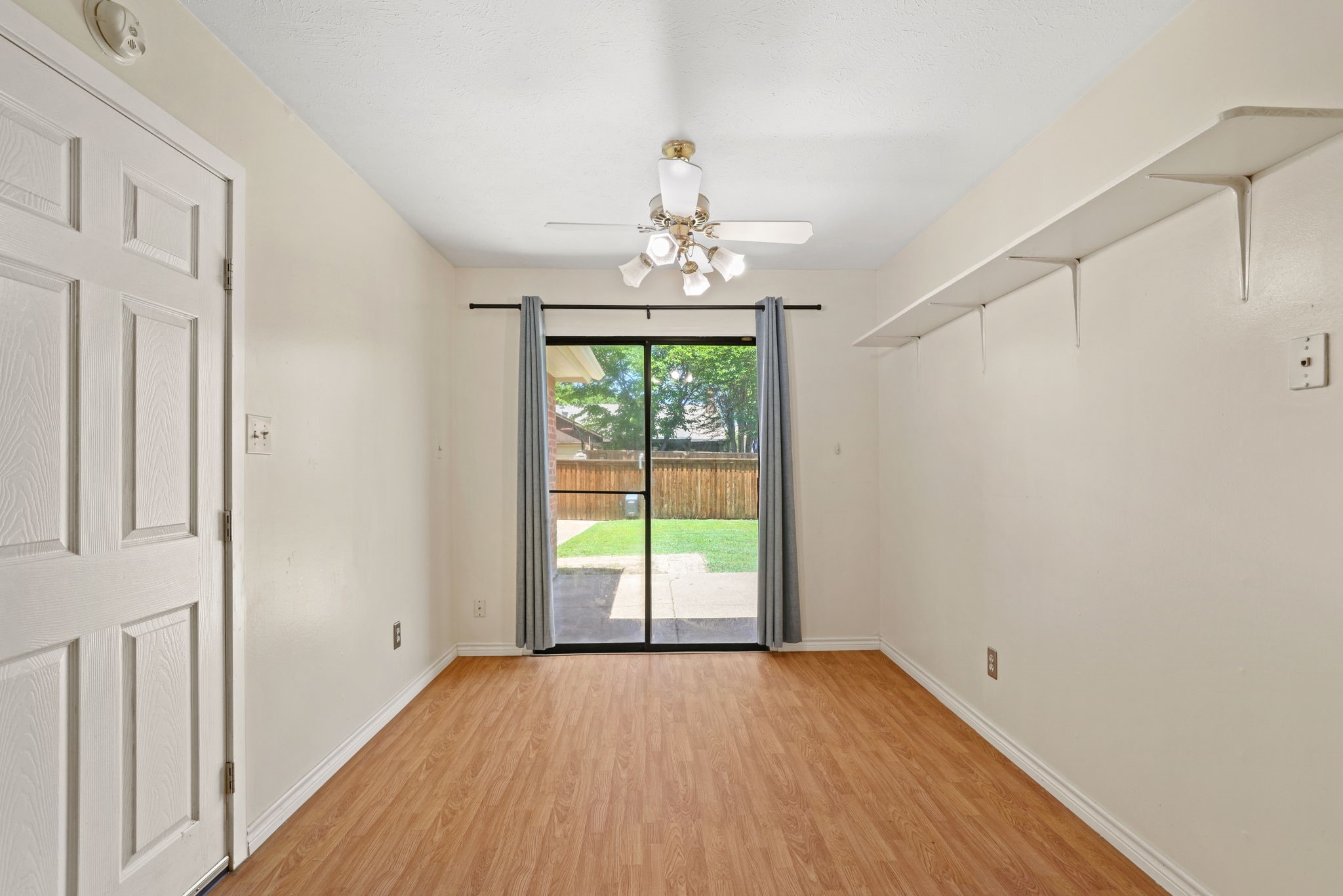 1037 Whitewater Trail Desoto TX 75115