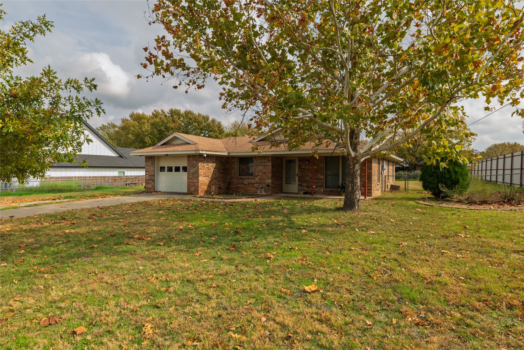 401 Berryhill Drive Springtown TX 76082