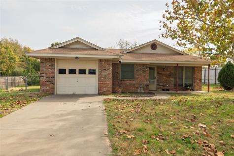 401 Berryhill Drive Springtown TX 76082