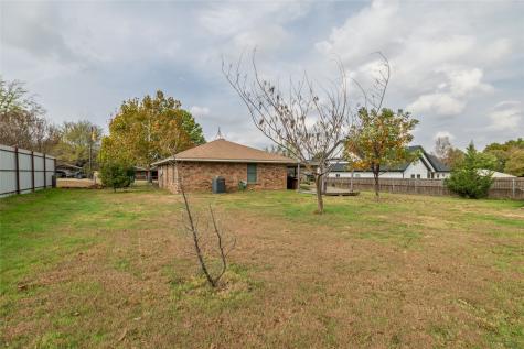 401 Berryhill Drive Springtown TX 76082