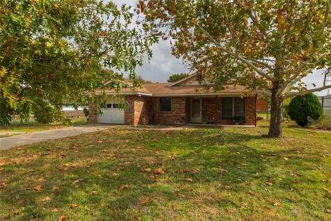 401 Berryhill Drive Springtown TX 76082