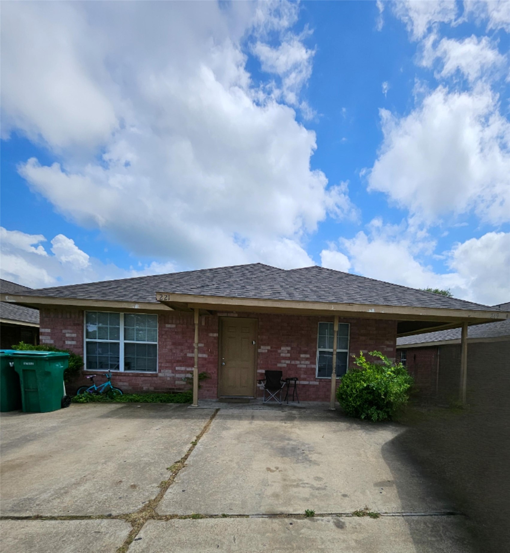 219-221 E Craven Avenue Lacy Lakeview TX 76705