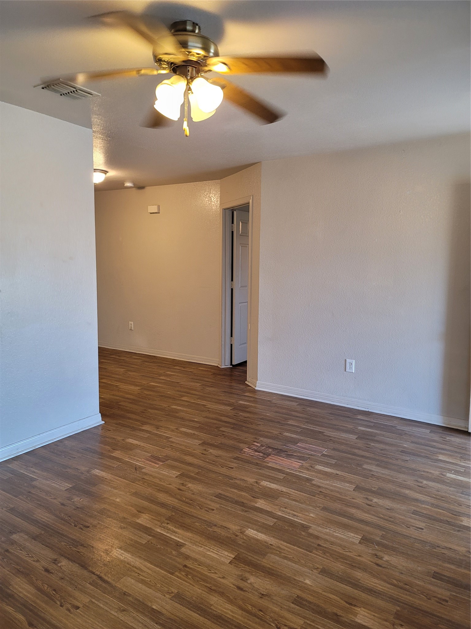 219-221 E Craven Avenue Lacy Lakeview TX 76705