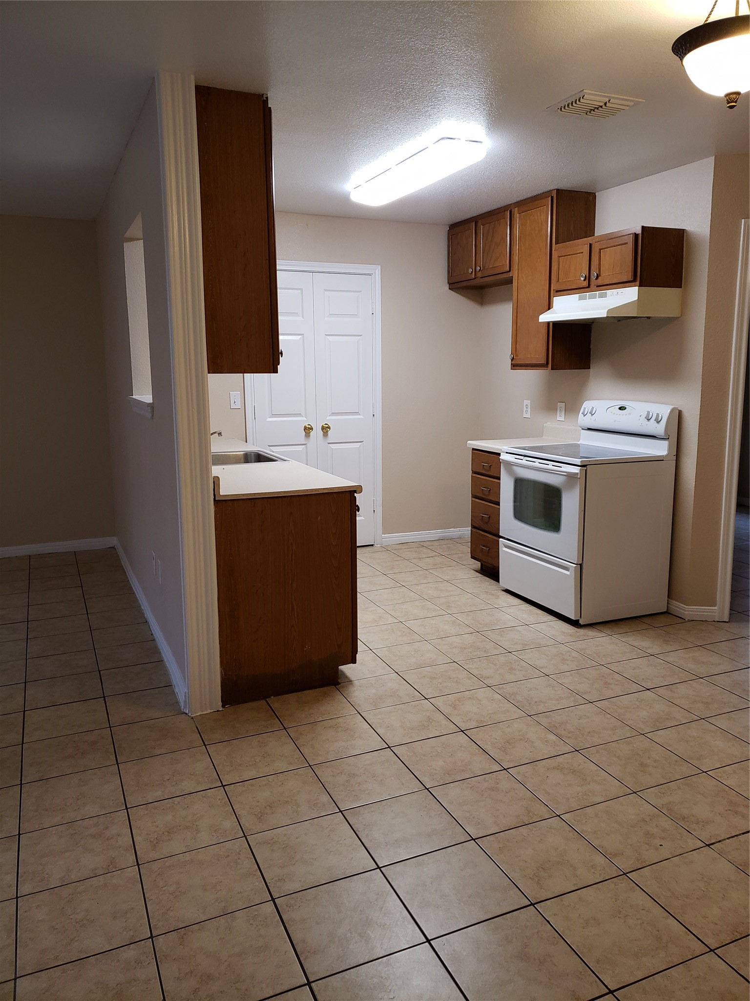219-221 E Craven Avenue Lacy Lakeview TX 76705