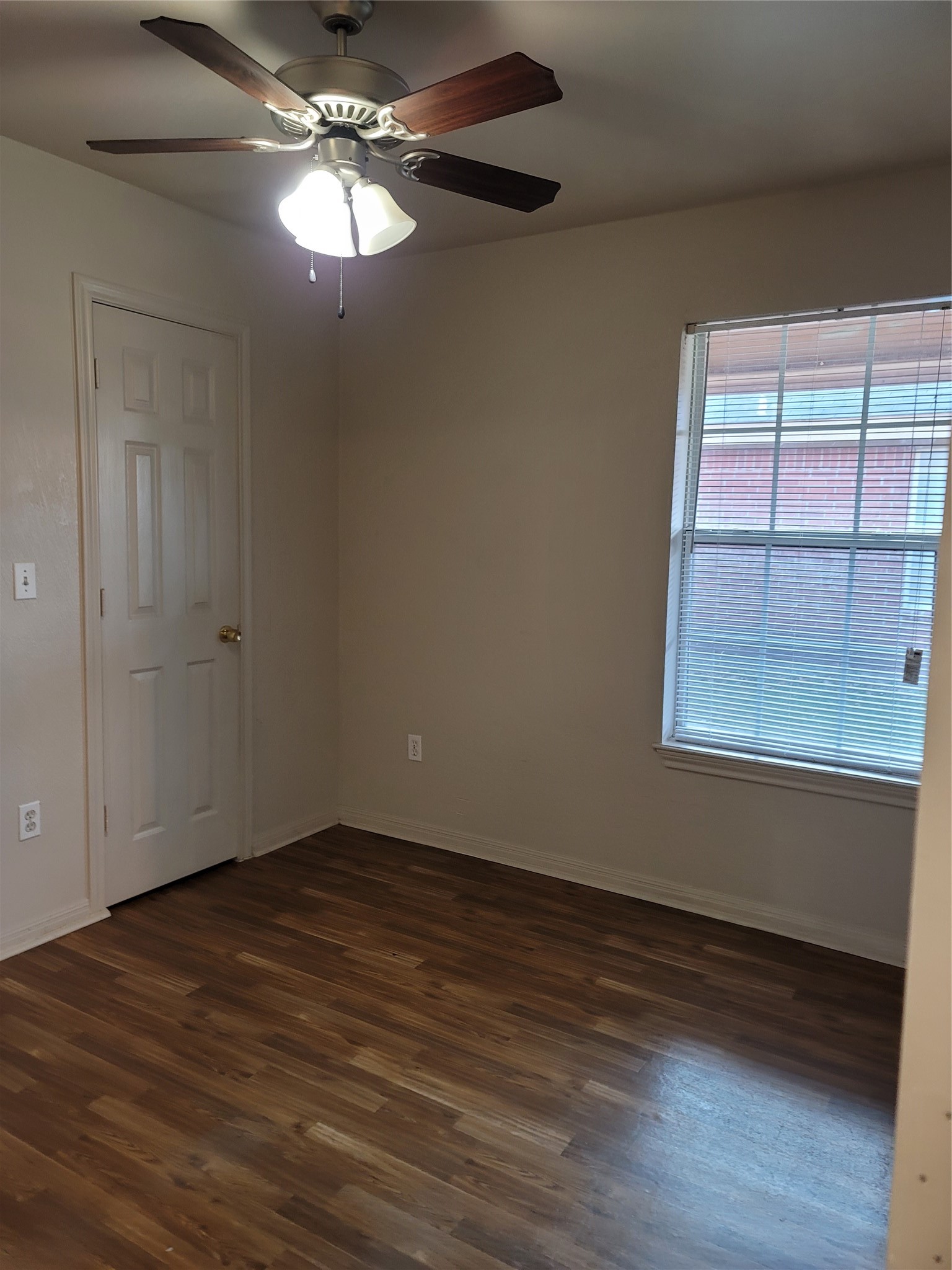 219-221 E Craven Avenue Lacy Lakeview TX 76705