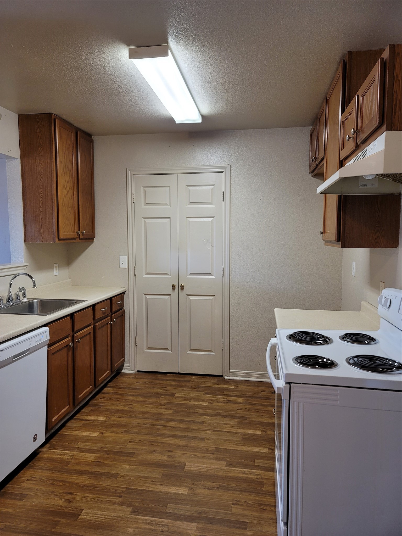 219-221 E Craven Avenue Lacy Lakeview TX 76705
