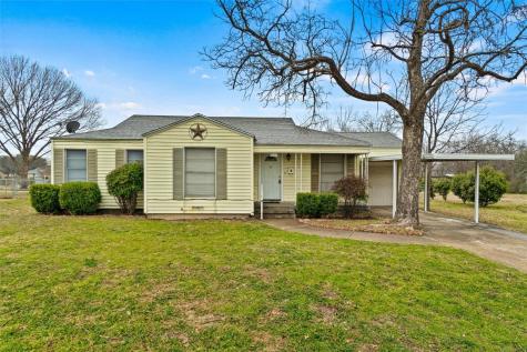3223 Meadow Oaks Drive Haltom City TX 76117