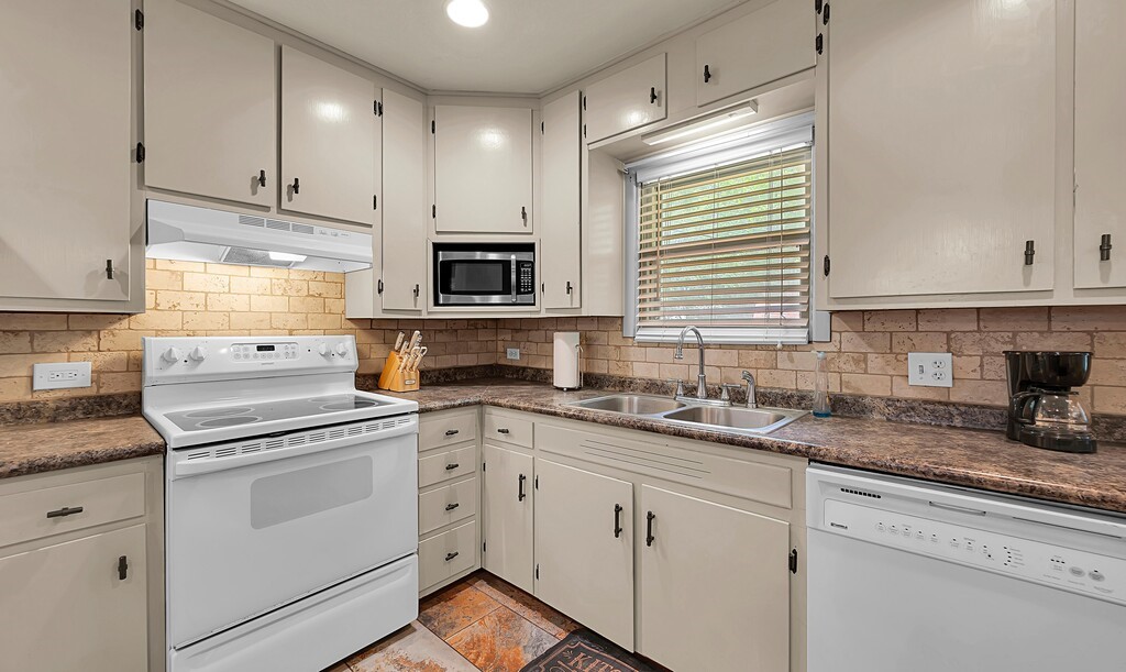 145 Darden Drive Robinson TX 76706