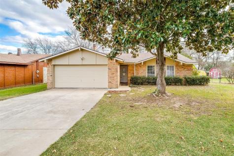 1207 Center Court Cleburne TX 76033