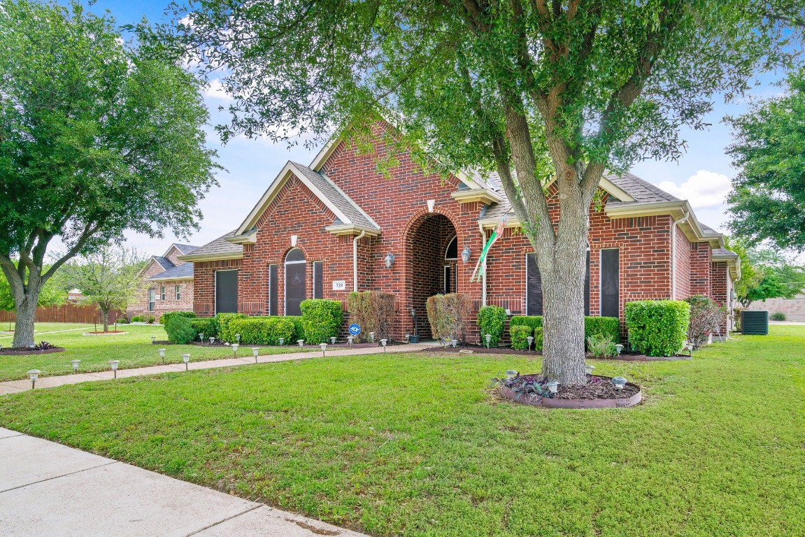 728 Forest Creek Desoto TX 75115