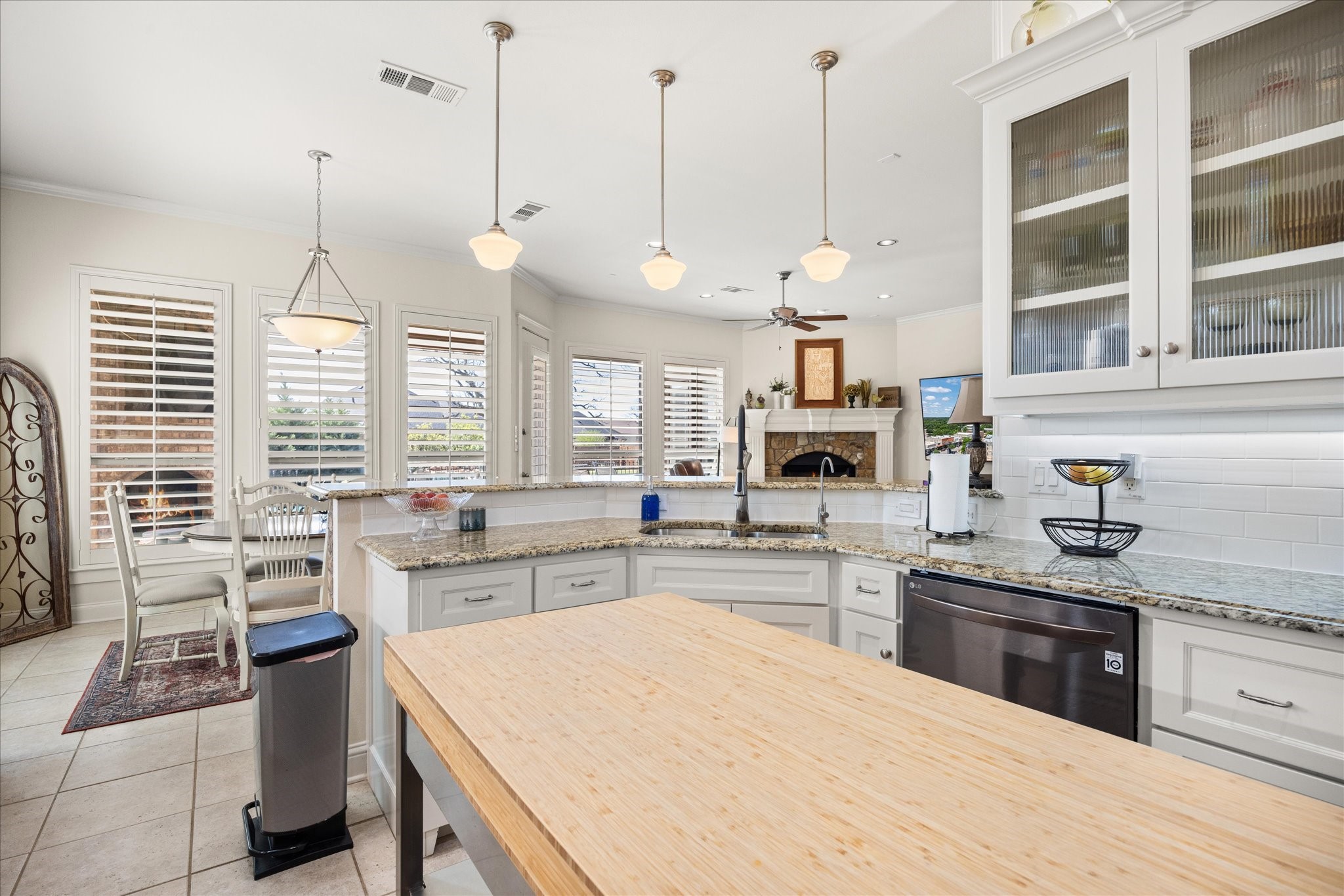 1402 Joshua Way Granbury TX 76048