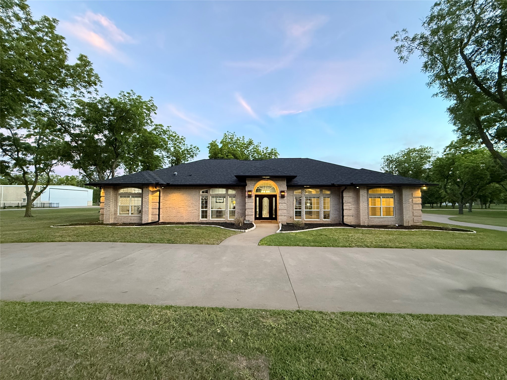 9908 Air Park Drive Granbury TX 76049