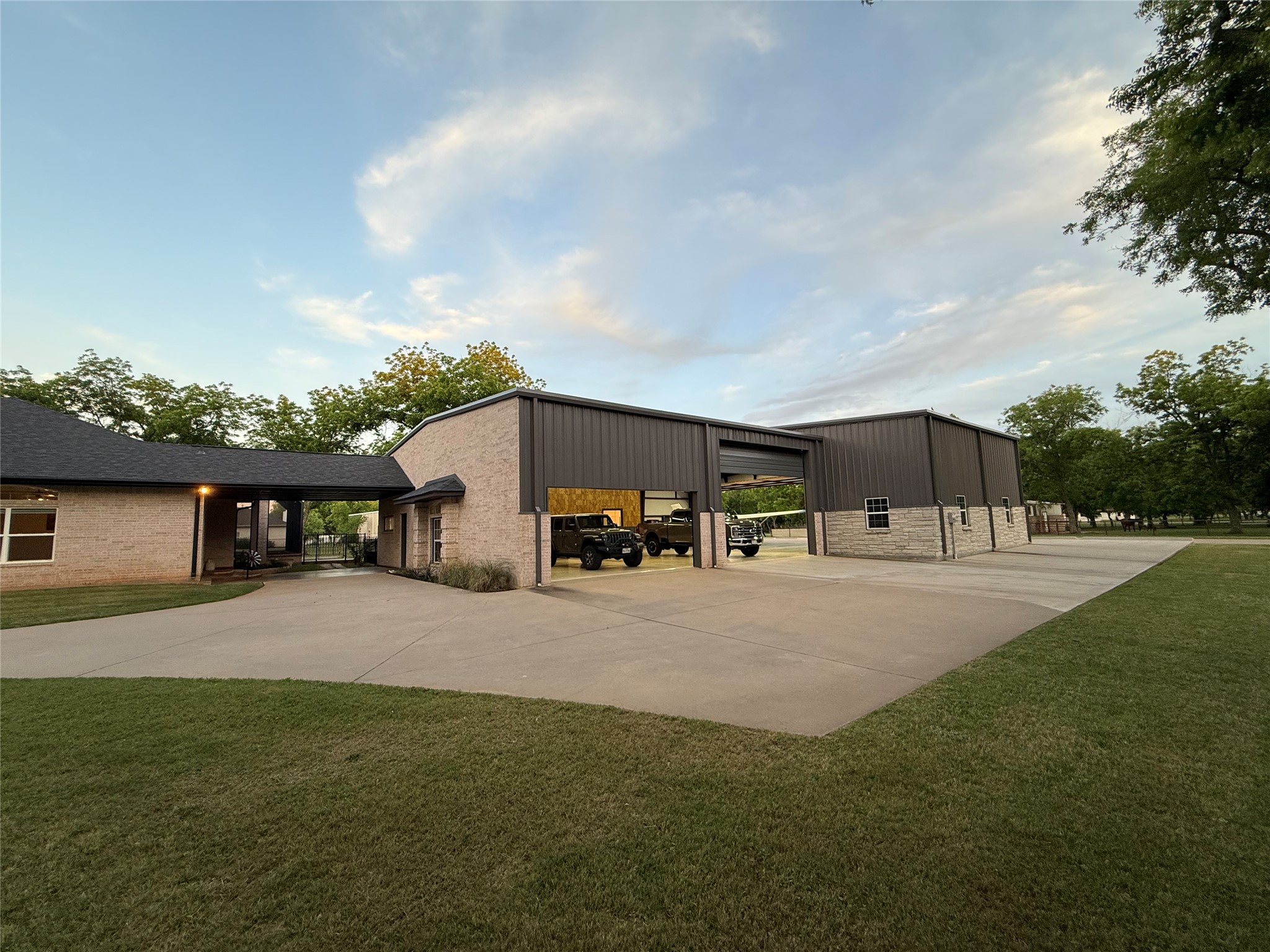 9908 Air Park Drive Granbury TX 76049