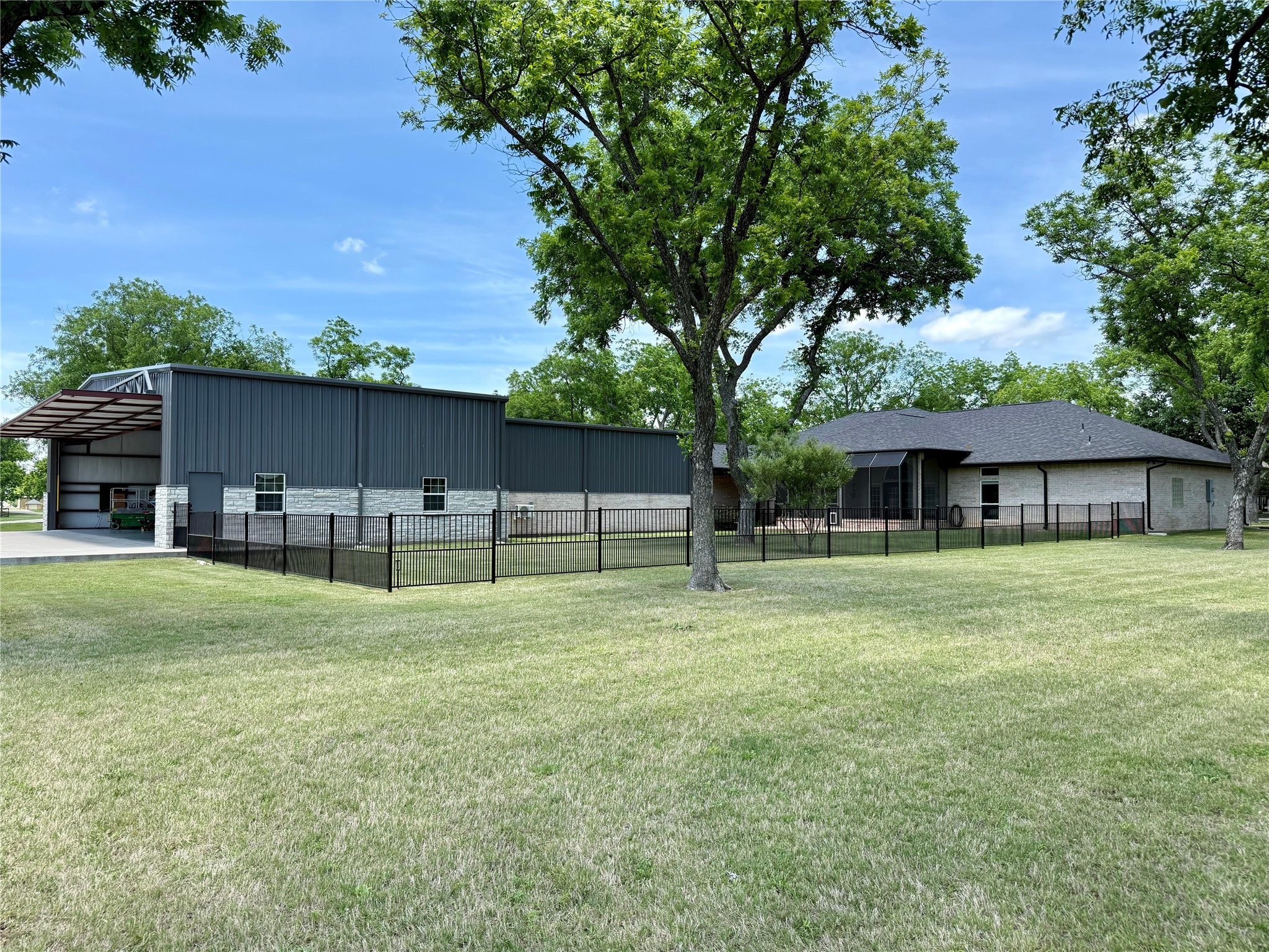 9908 Air Park Drive Granbury TX 76049