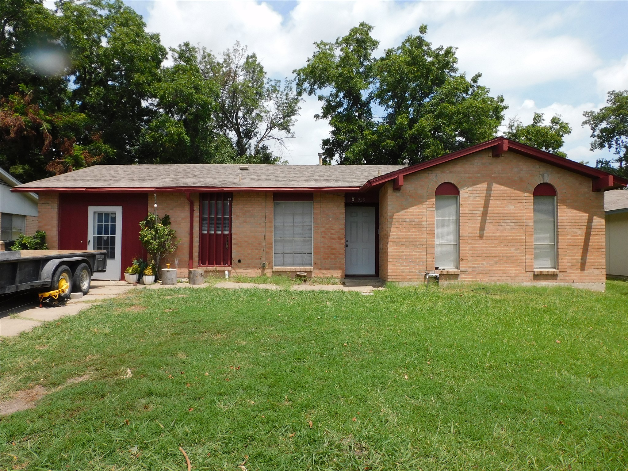 925 Shorecrest Drive Garland TX 75040