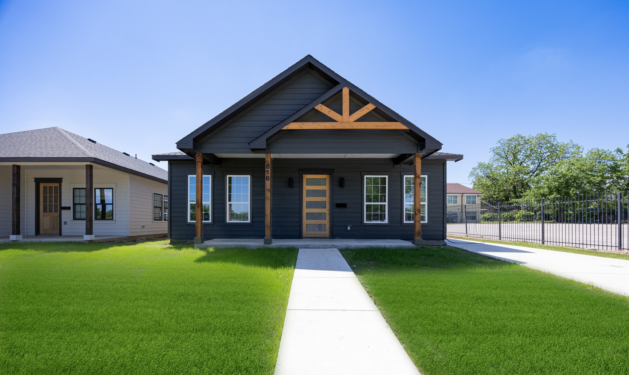 816 Glen Garden Fort Worth TX 76104
