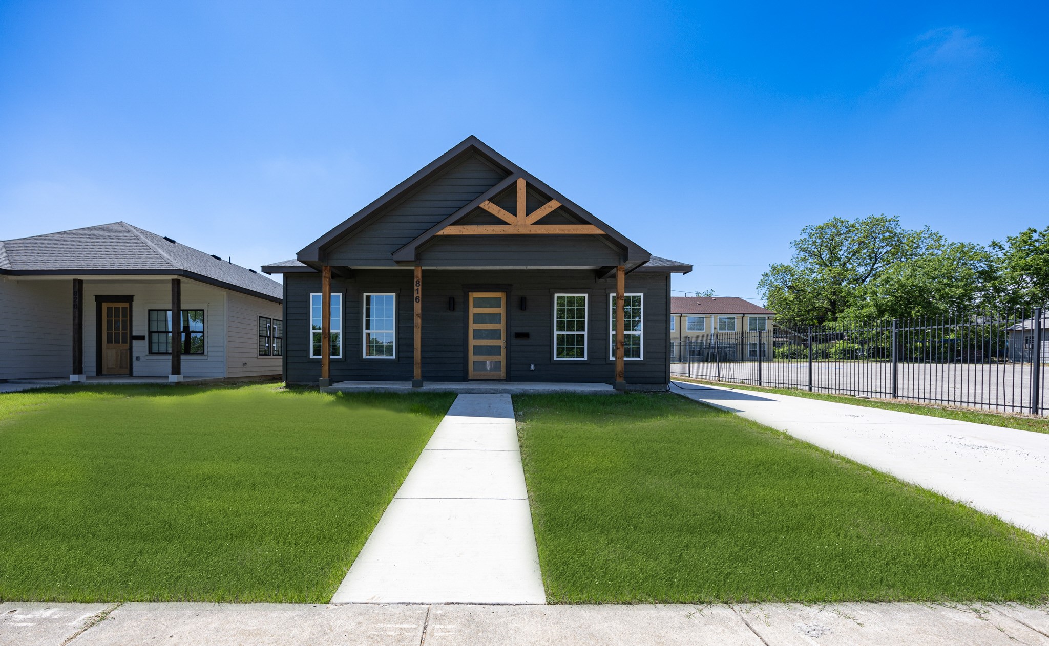 816 Glen Garden Fort Worth TX 76104