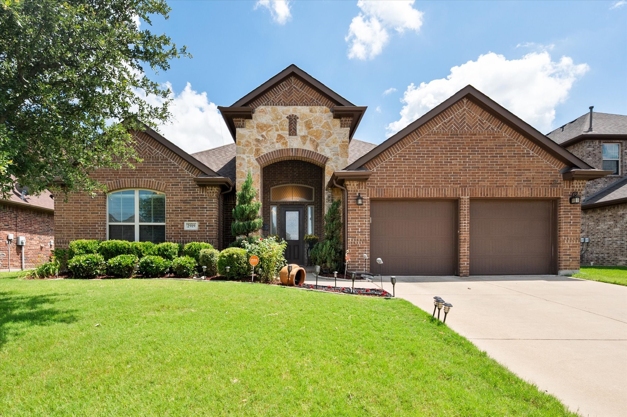 2919 Ladoga Drive Grand Prairie TX 75054
