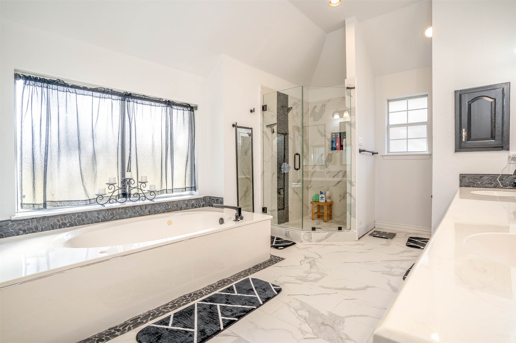 230 River Oaks Drive Combine TX 75159