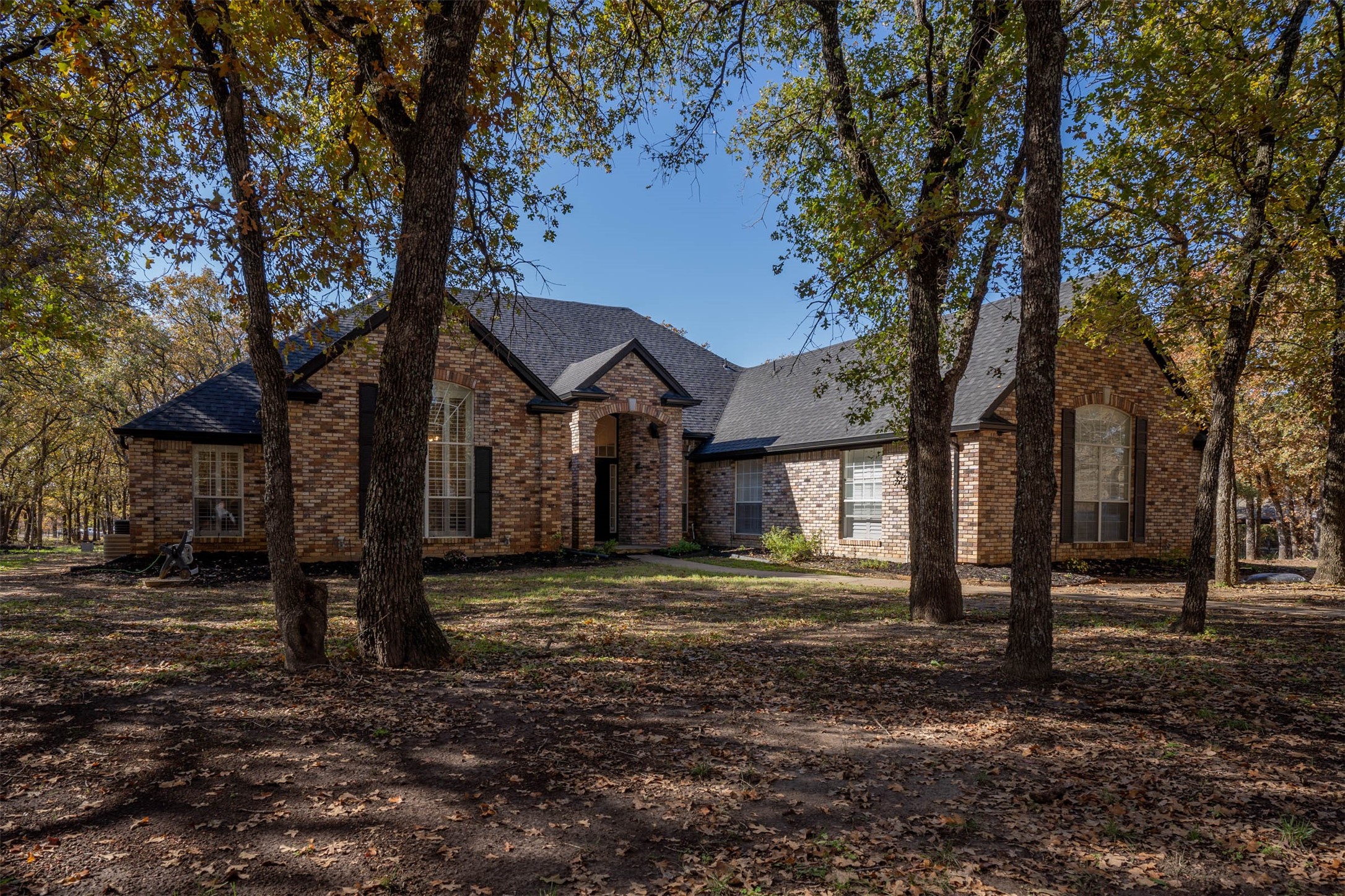 230 River Oaks Drive Combine TX 75159