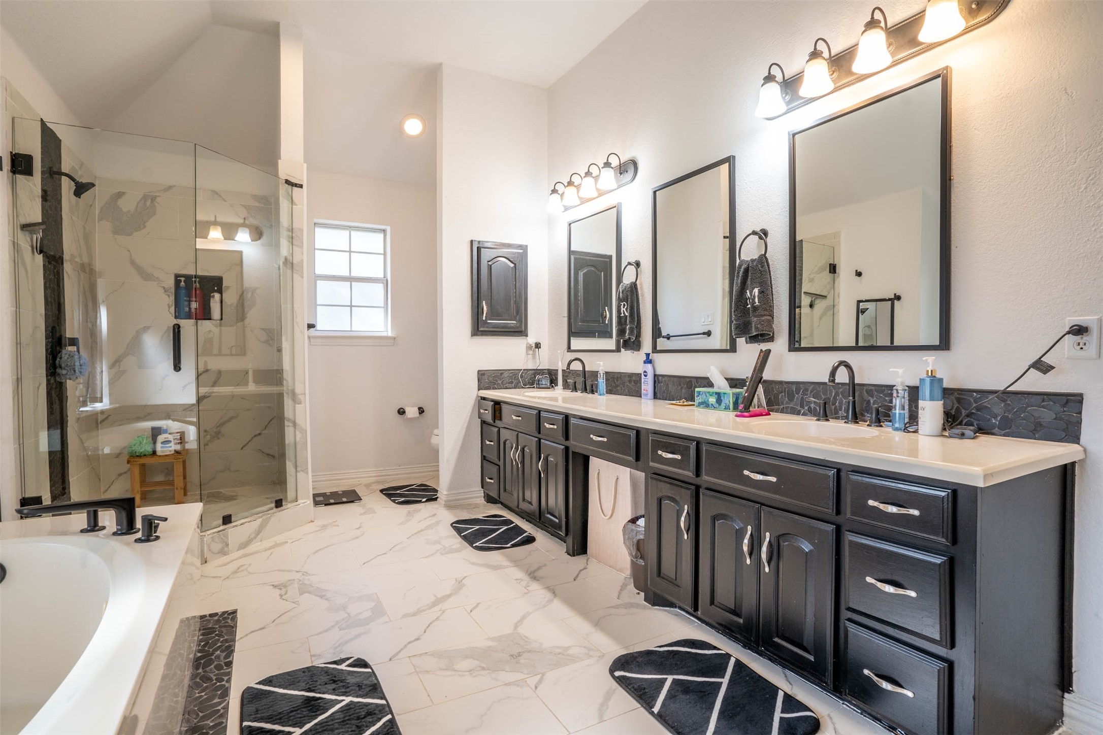 230 River Oaks Drive Combine TX 75159