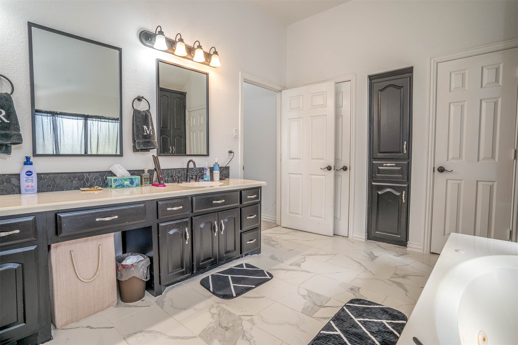 230 River Oaks Drive Combine TX 75159
