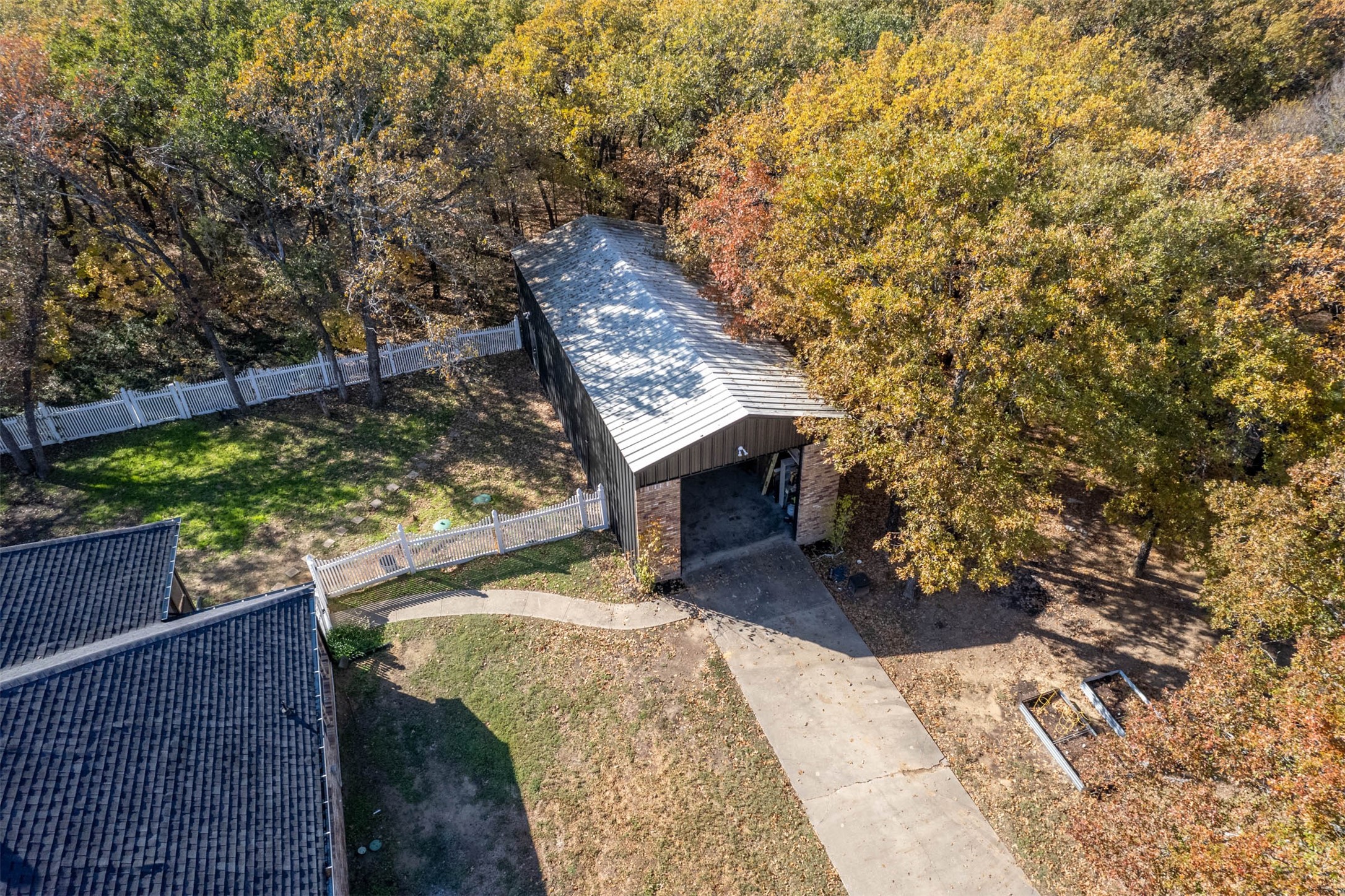 230 River Oaks Drive Combine TX 75159
