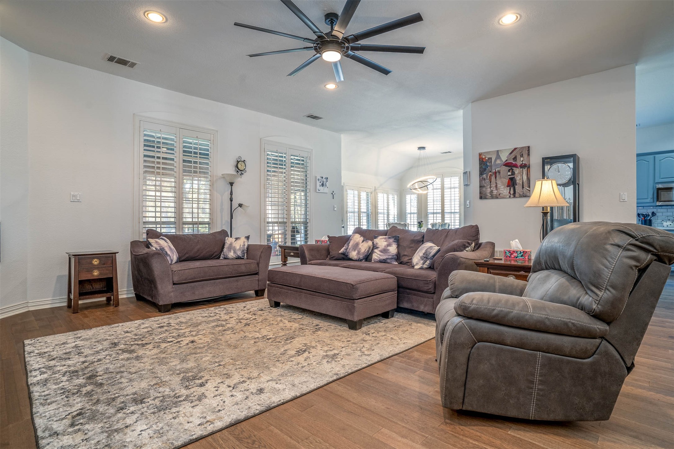 230 River Oaks Drive Combine TX 75159