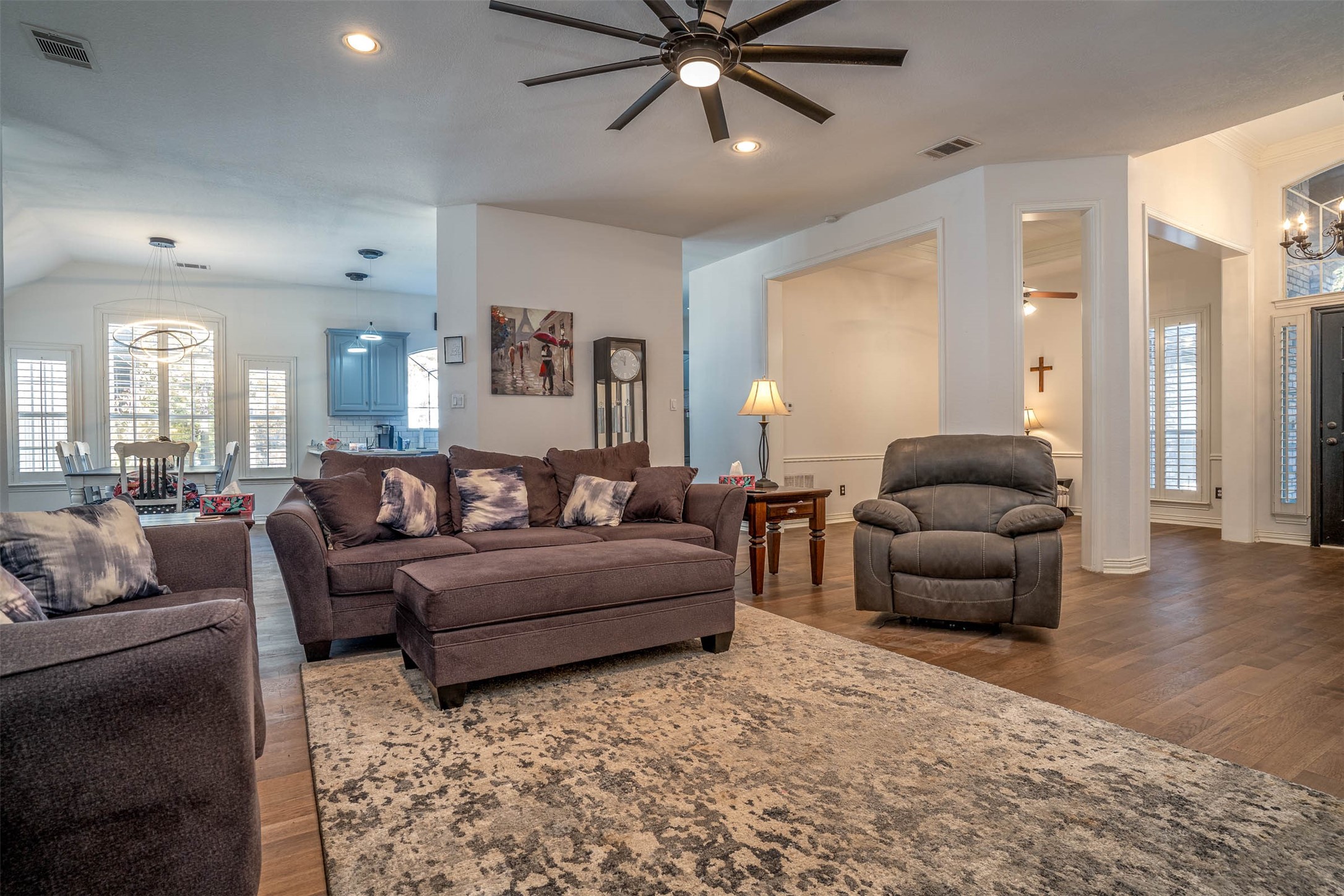 230 River Oaks Drive Combine TX 75159