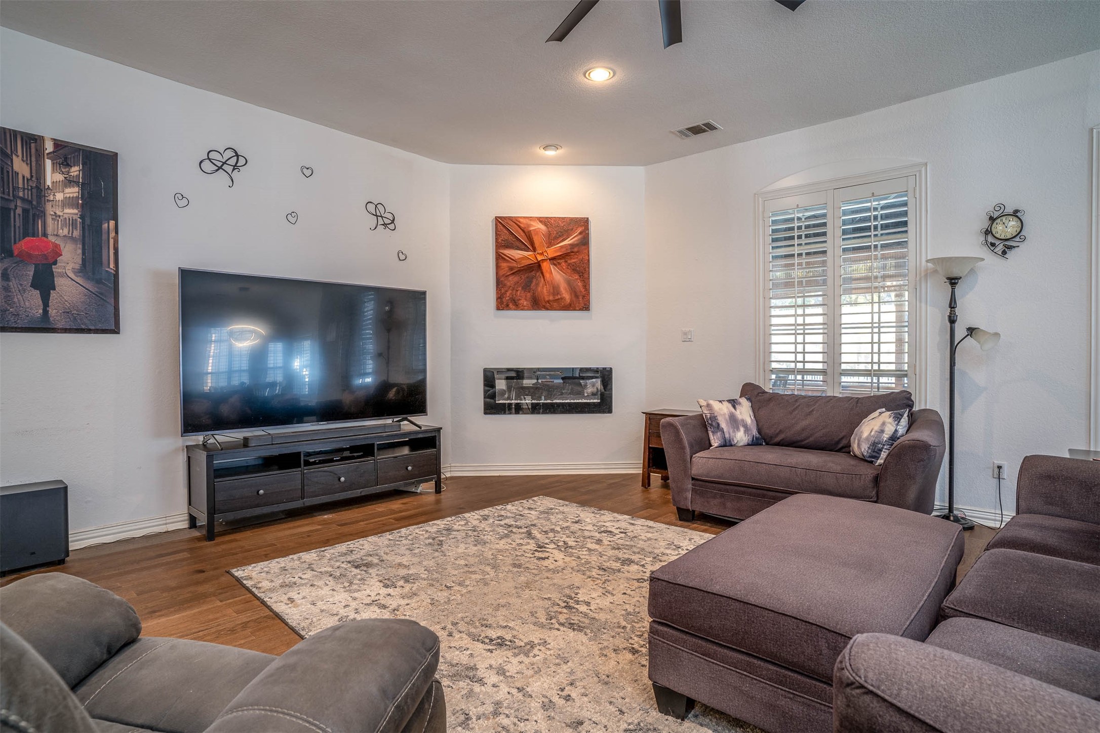 230 River Oaks Drive Combine TX 75159