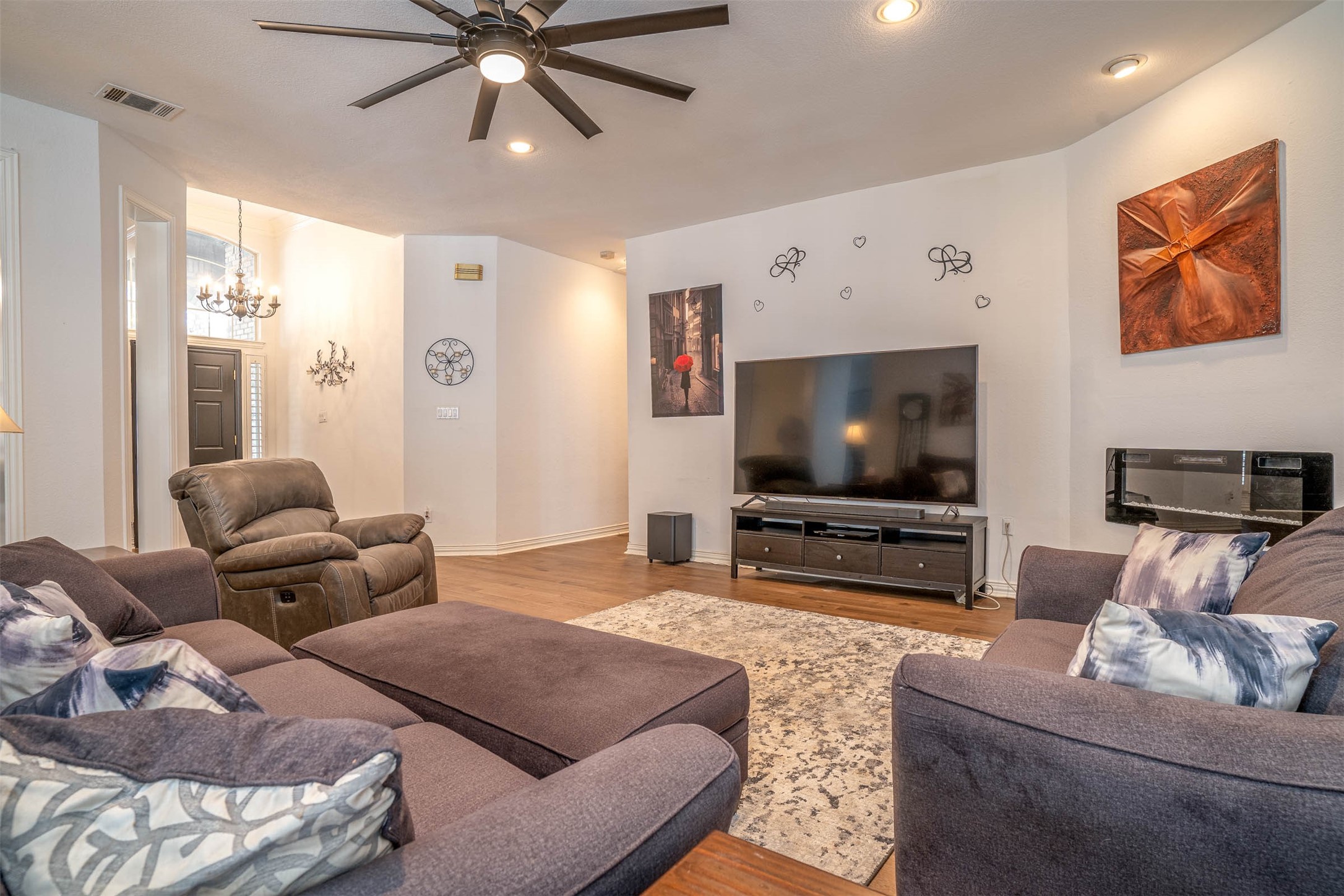 230 River Oaks Drive Combine TX 75159