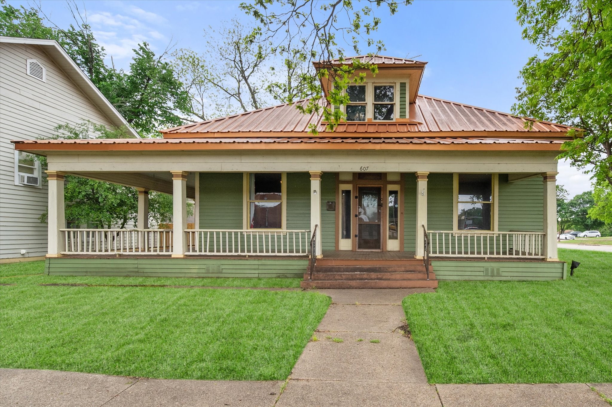 607 W Brown Street Ennis TX 75119