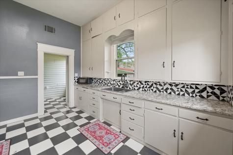 607 W Brown Street Ennis TX 75119