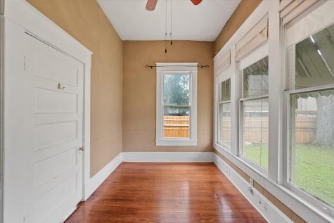 607 W Brown Street Ennis TX 75119