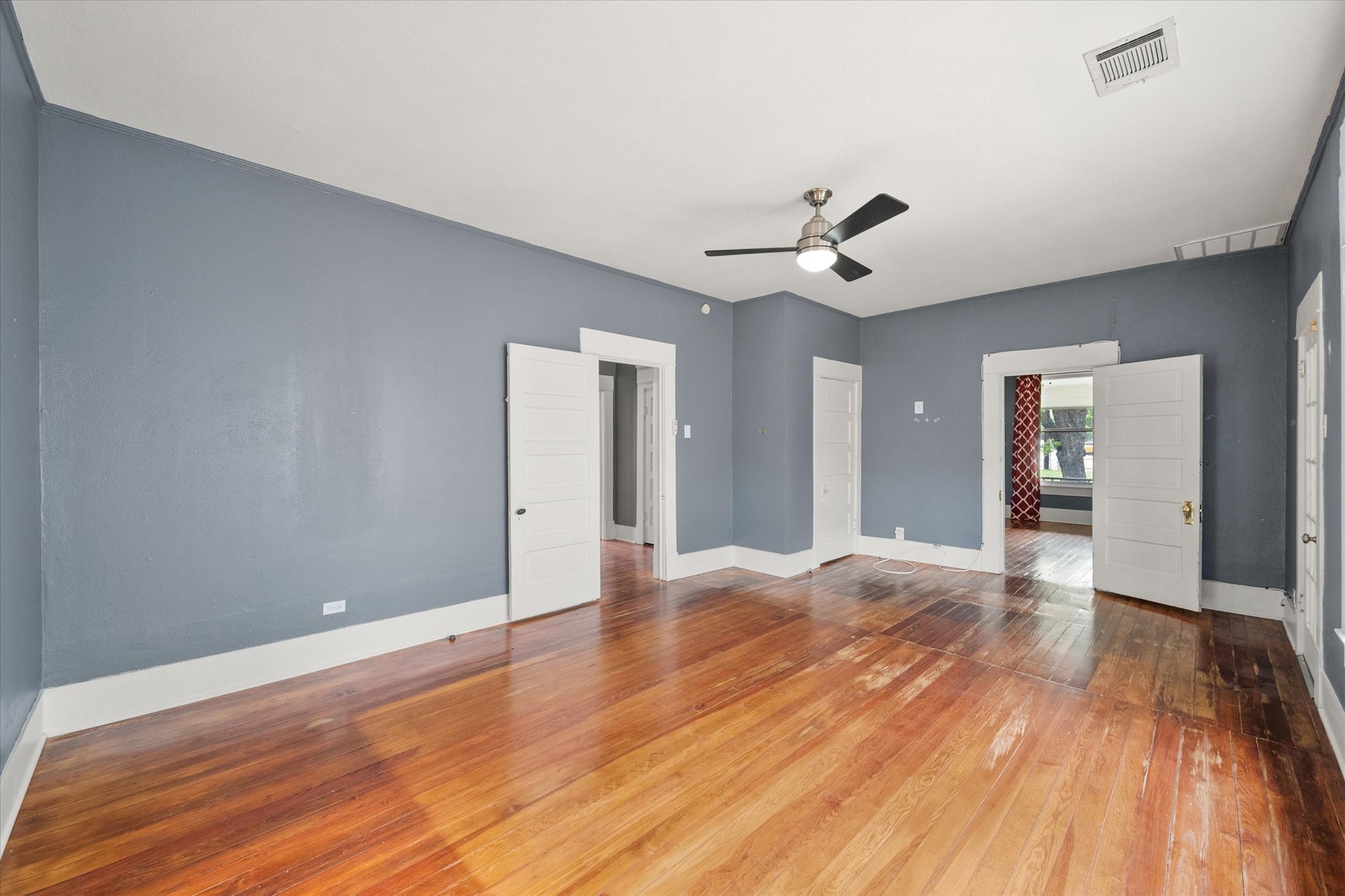 607 W Brown Street Ennis TX 75119