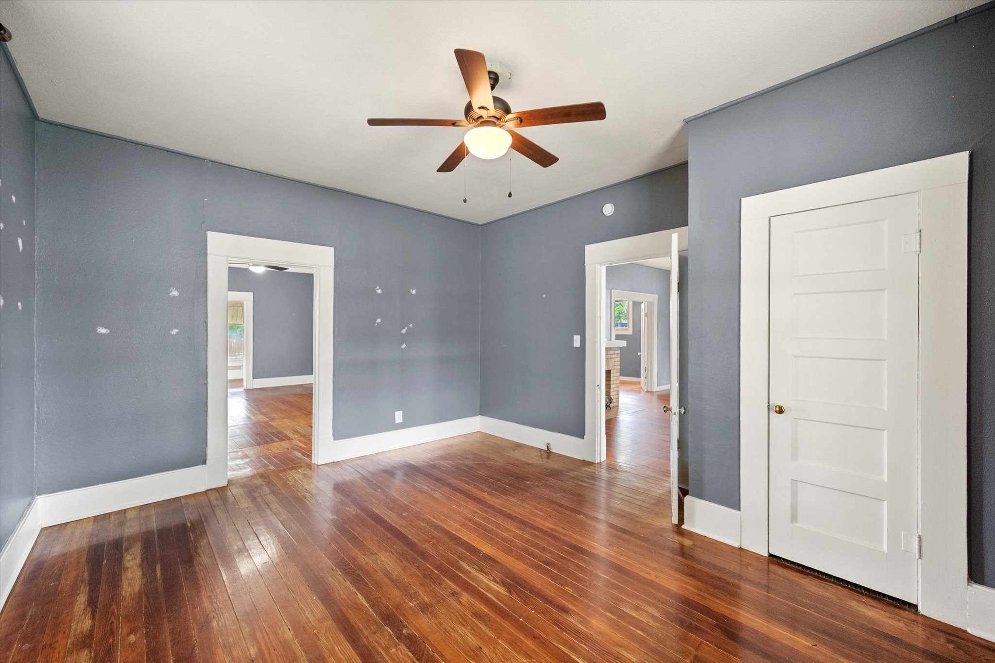 607 W Brown Street Ennis TX 75119